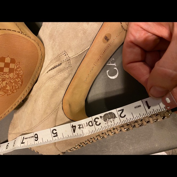 Real suede Vince C booties 👀 - Picture 4 of 6